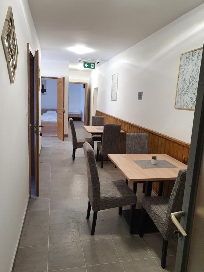 Platina Panzio*** Bed & Breakfast Ujhartyan Exterior photo